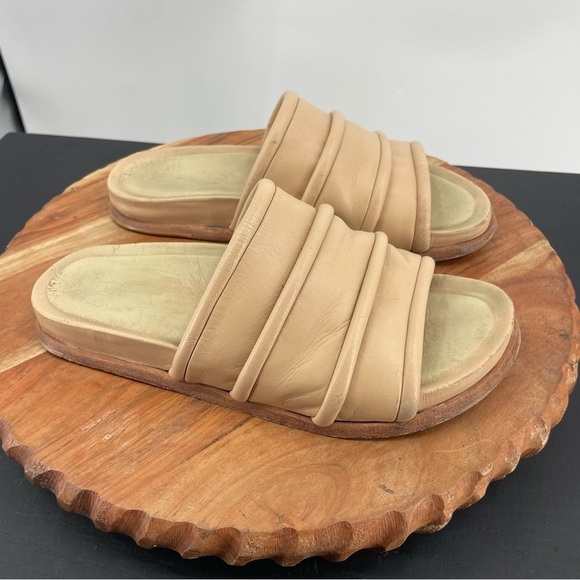 Wal & Pai Lake beige leather slide Sandals sz 38 7-7.5 - Picture 1 of 9